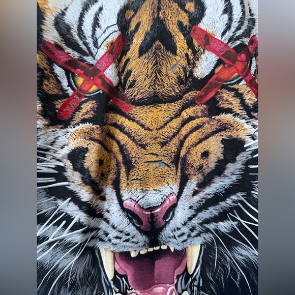 Liquid Blue Tiger Graphic Tee with Red X Eyes – Size M - Picture 4 of 8